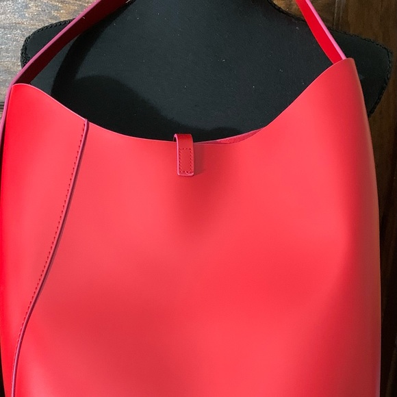 Elizabeth Arden gift bag. Fragrance set not included. New. - Picture 6 of 6